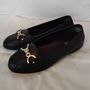 AEROSOLES Black Leather Flats with Gold Accents Womens